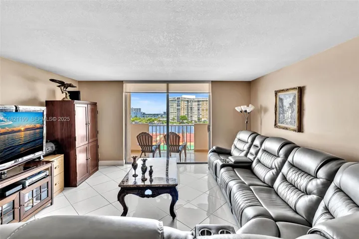 Living Room 4
