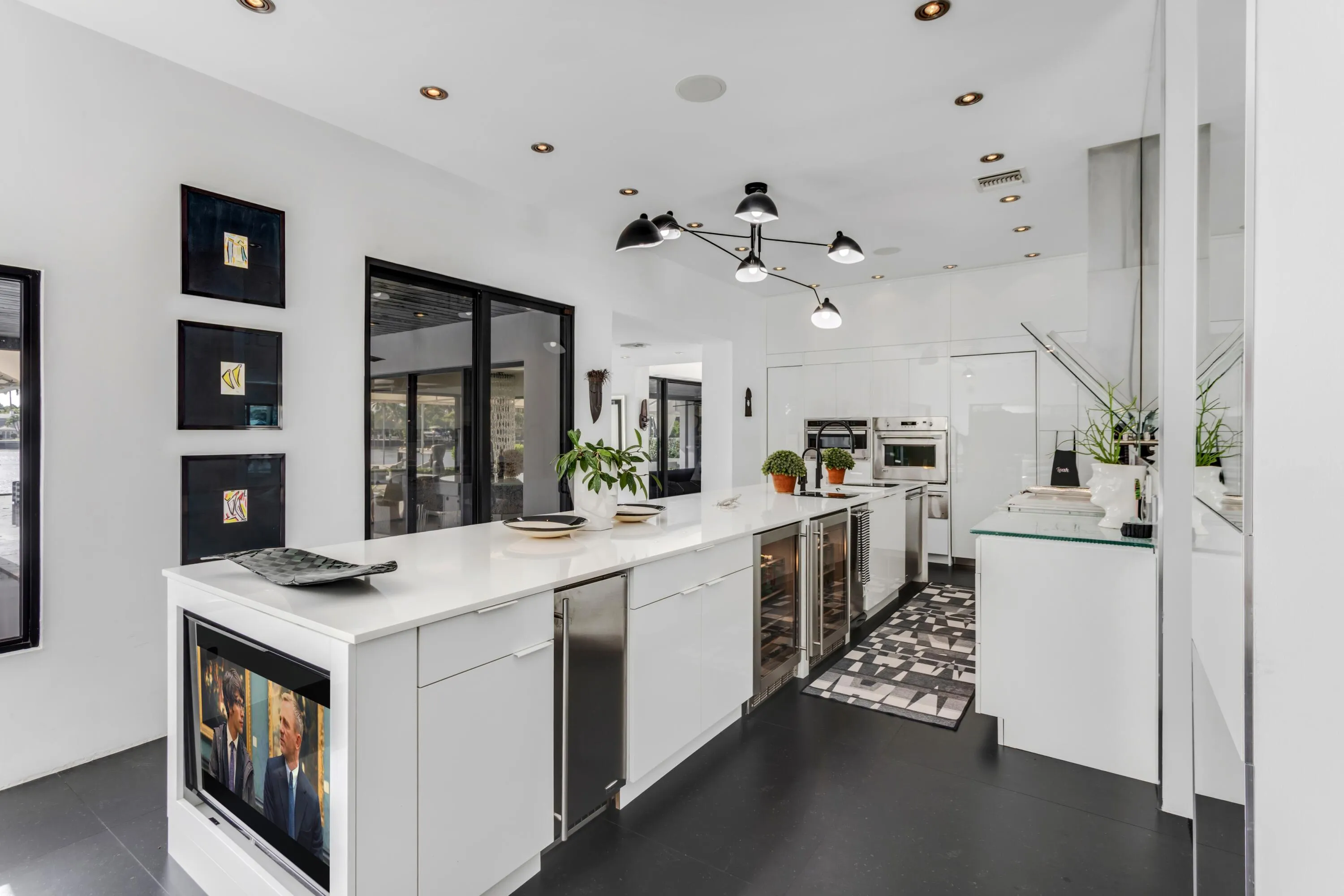 mls_KITCHEN_ISLAND_ANGLE_EB