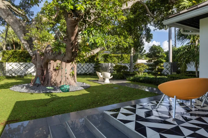 mls_PATIO_TO_GREENSPACE_EB