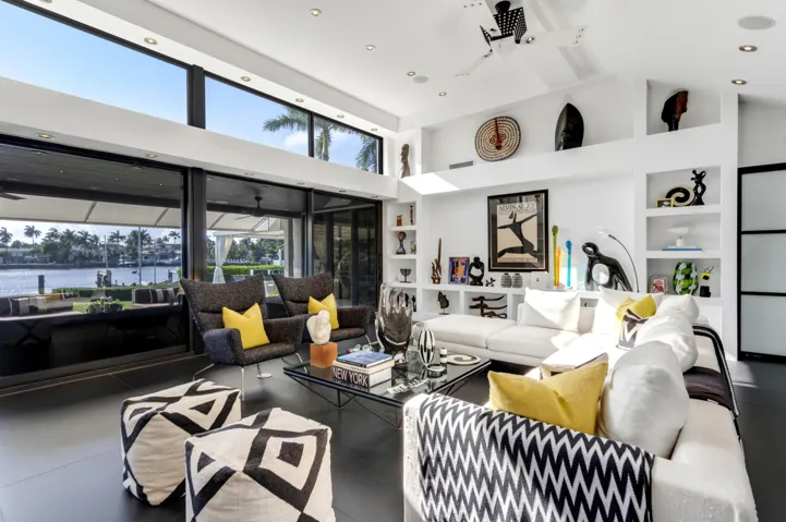 mls_LIVING_RIGHT_EB