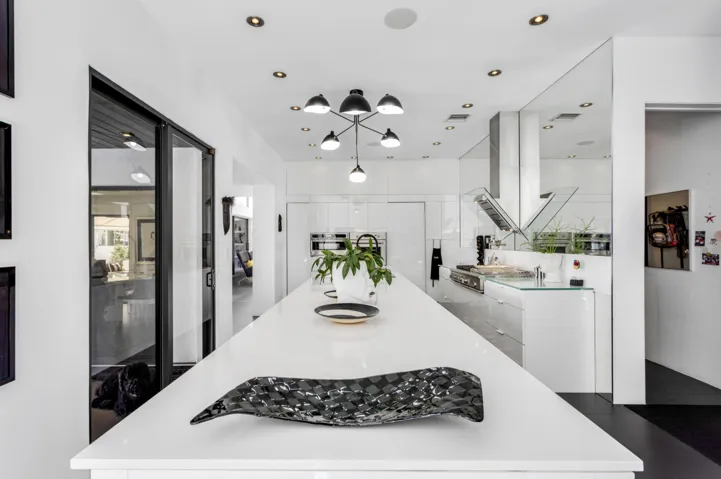 mls_KITCHEN_ISLAND_DETAIL_EB