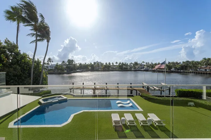 mls_BALCONY_VIEW_STRAIGHT_EB