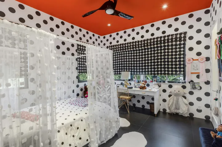 mls_BEDROOM_3_DETAIL_EB