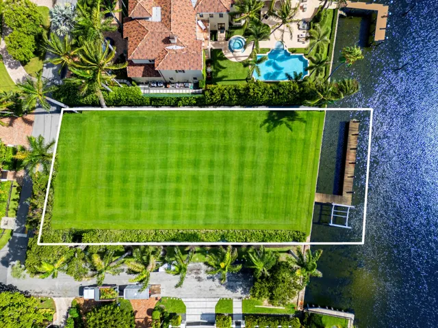 201 Palm Trail4grasslot2