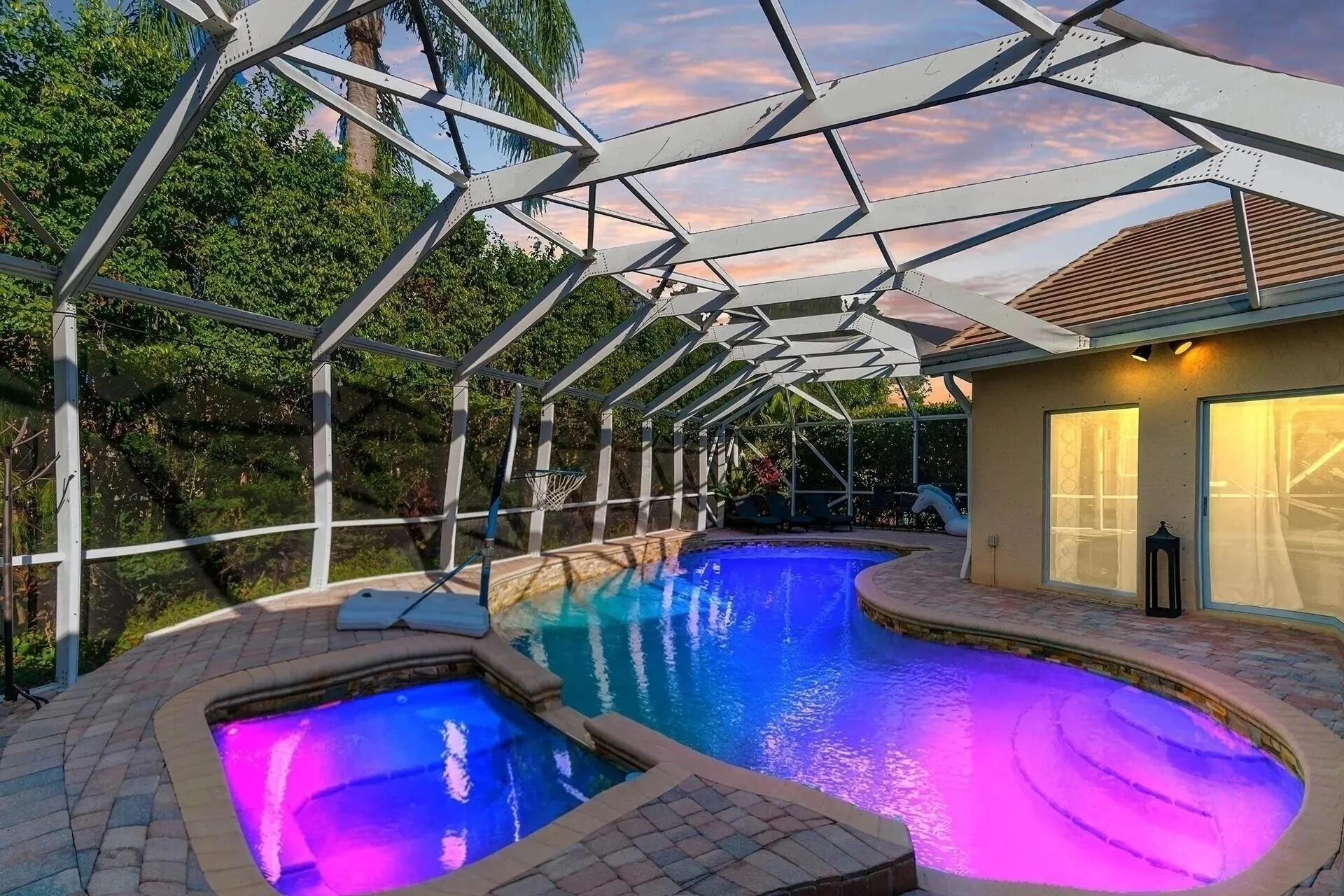 Customize Sunset Pool lights as you wish