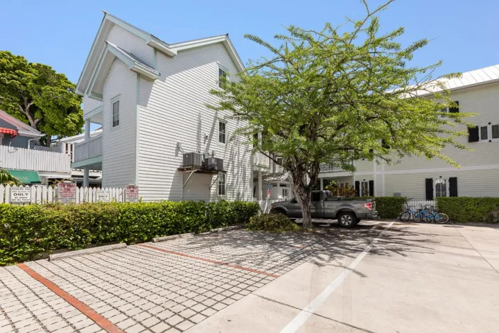 1011 SIMONTON ST #1 WEB-1