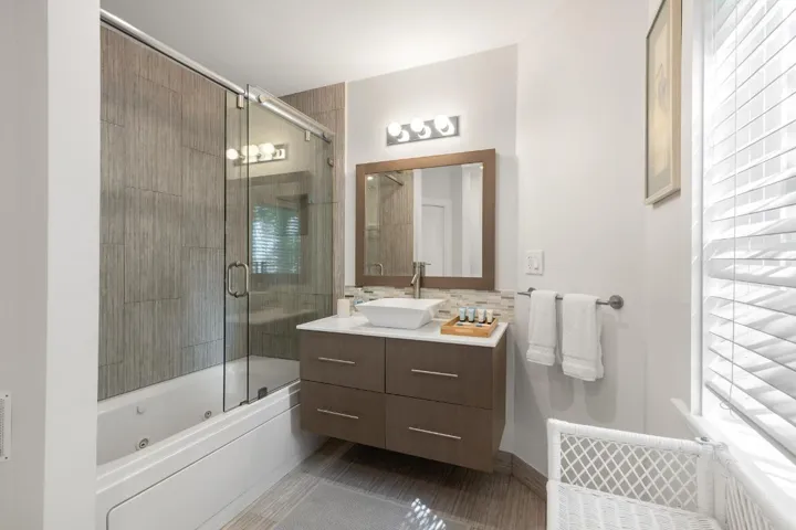 1011 SIMONTON ST #1 WEB-23