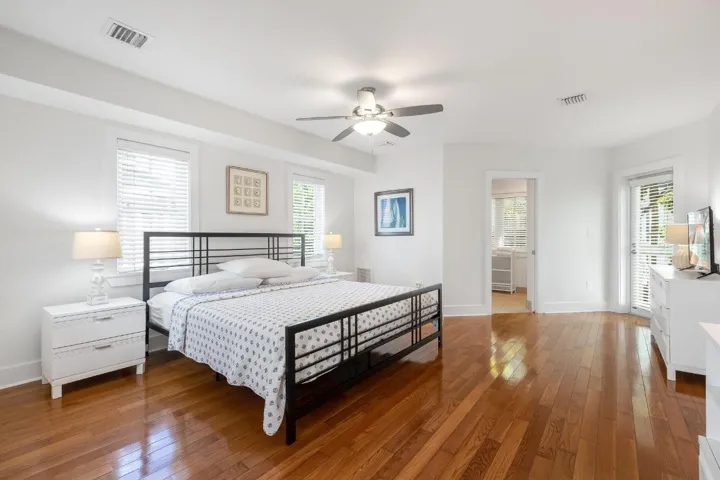 1011 SIMONTON ST #1 WEB-16