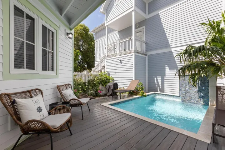 1011 SIMONTON ST #1 WEB-30