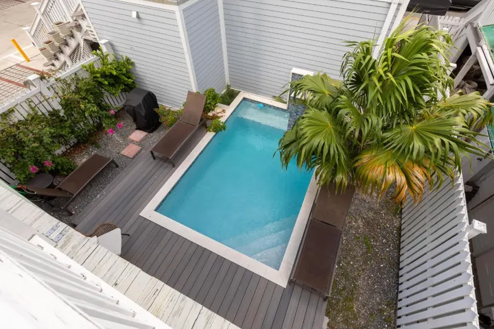 1011 SIMONTON ST #1 WEB-21
