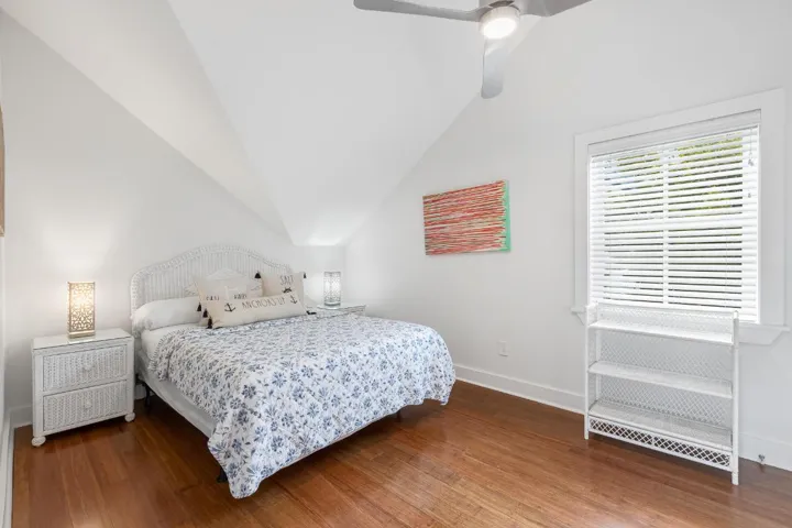 1011 SIMONTON ST #1 WEB-25