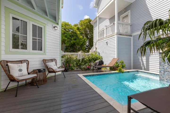 1011 SIMONTON ST #1 WEB-31