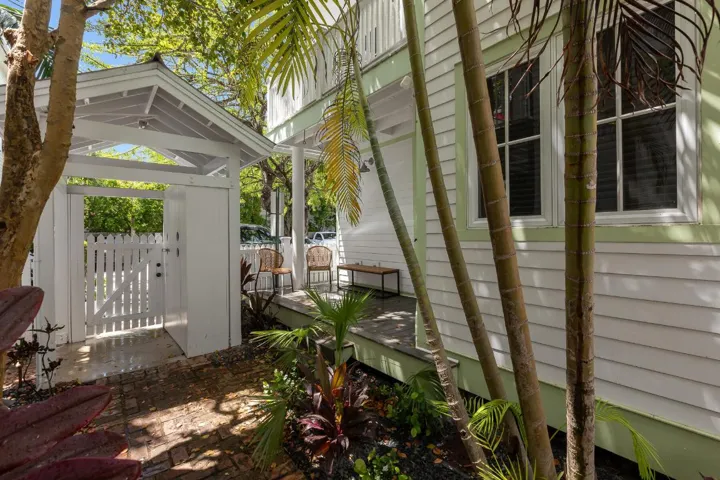 1011 SIMONTON ST #1 WEB-3
