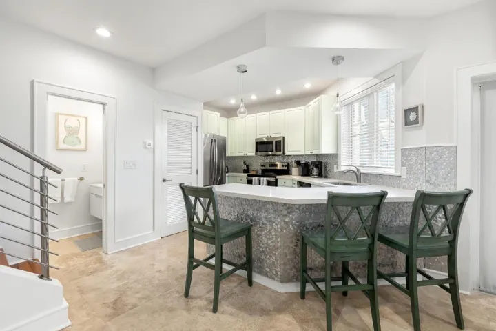 1011 SIMONTON ST #1 WEB-13