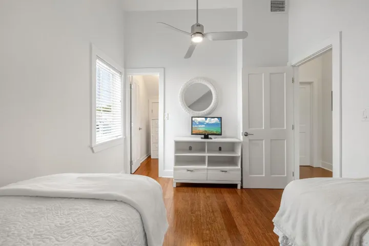 1011 SIMONTON ST #1 WEB-29