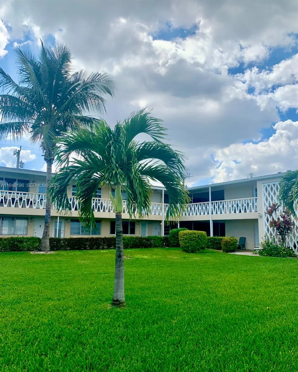 GARDENS & BUILDING