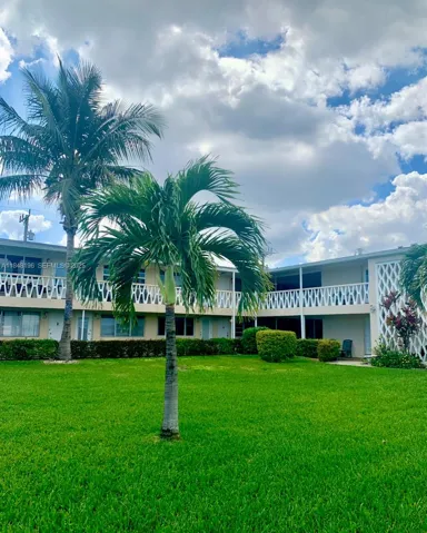 GARDENS & BUILDING