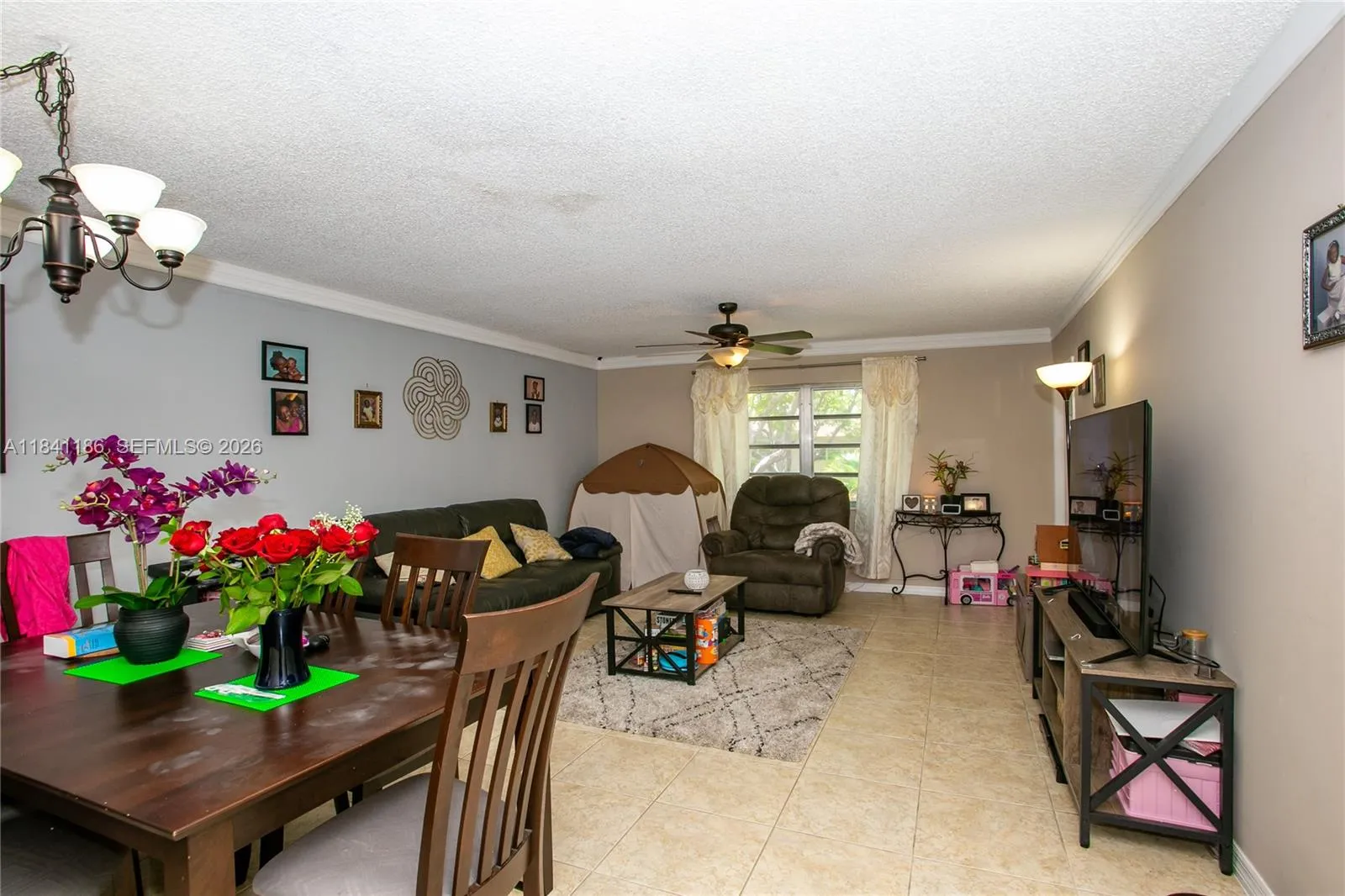 COMBO DINING/LIVING W/TILED FLOORING