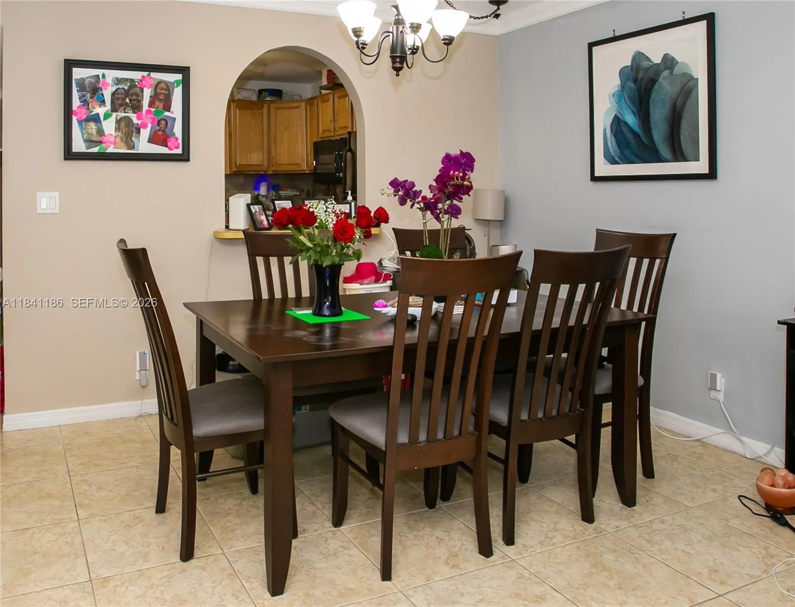 W/PASSTHROUGH TO KITCHEN