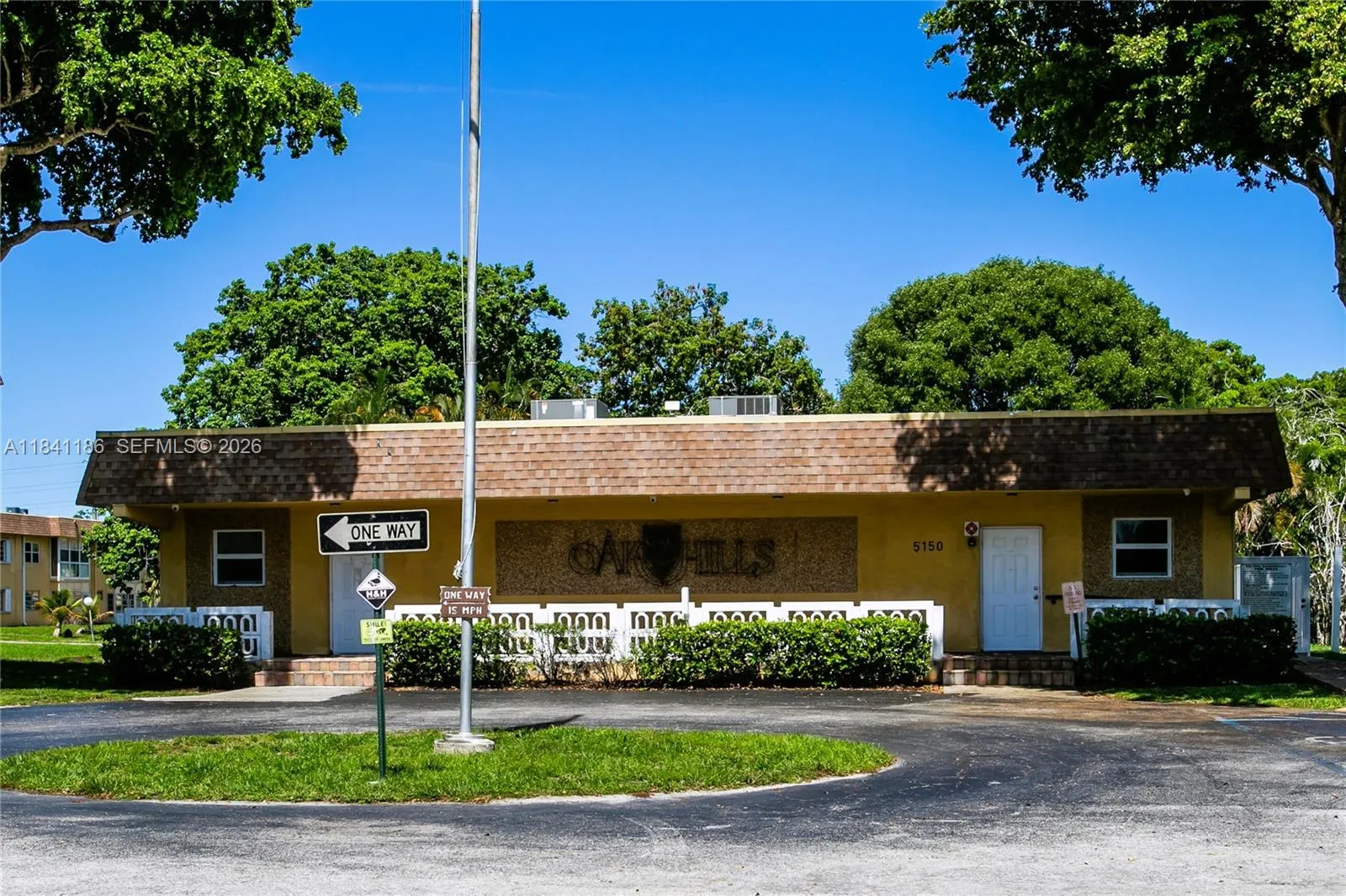 Clubhouse & Pool
