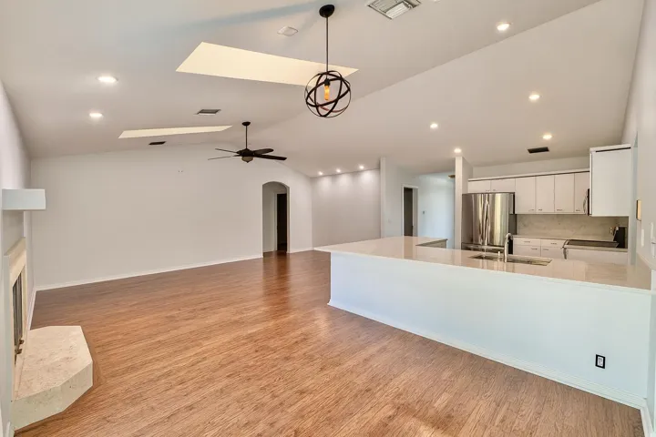 Home is now vacant - This is a current photo