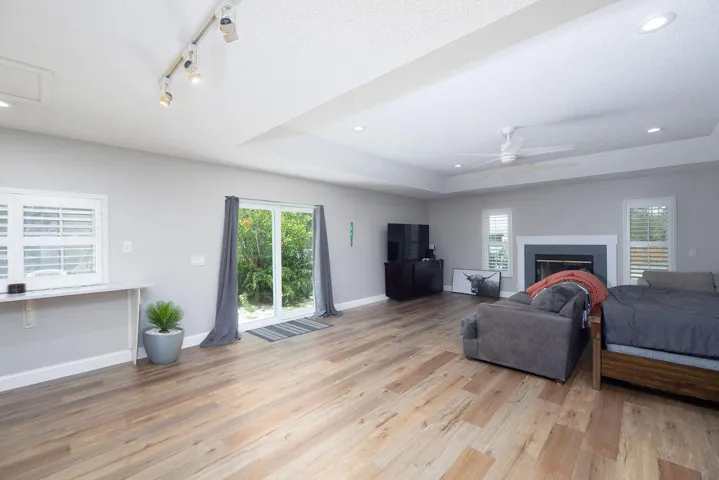 This photo is from when the home was occupied. It is now vacant and all furniture has been removed.