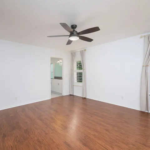Home is now vacant - This is a current photo