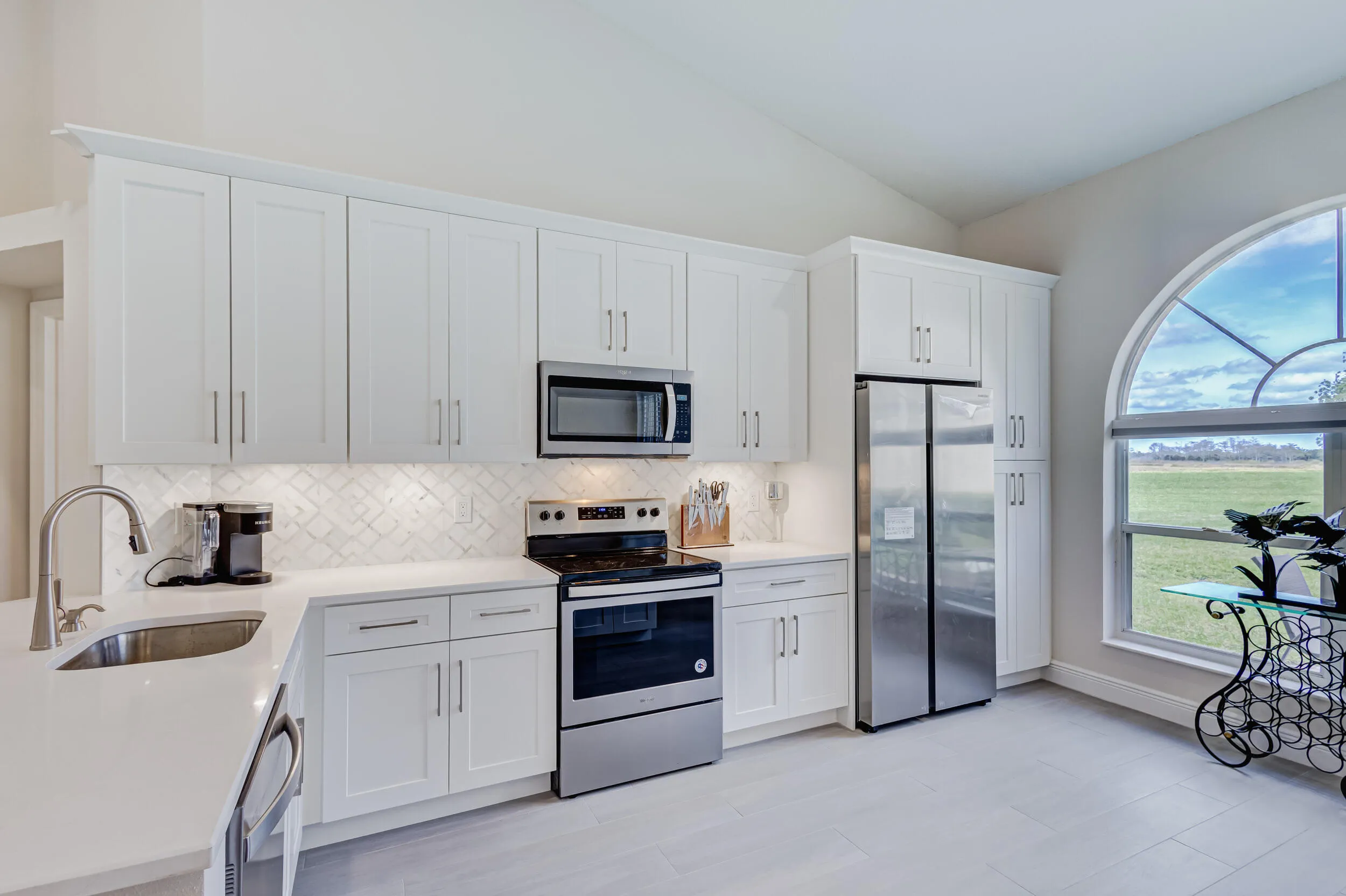 Large Sunny Kitchen