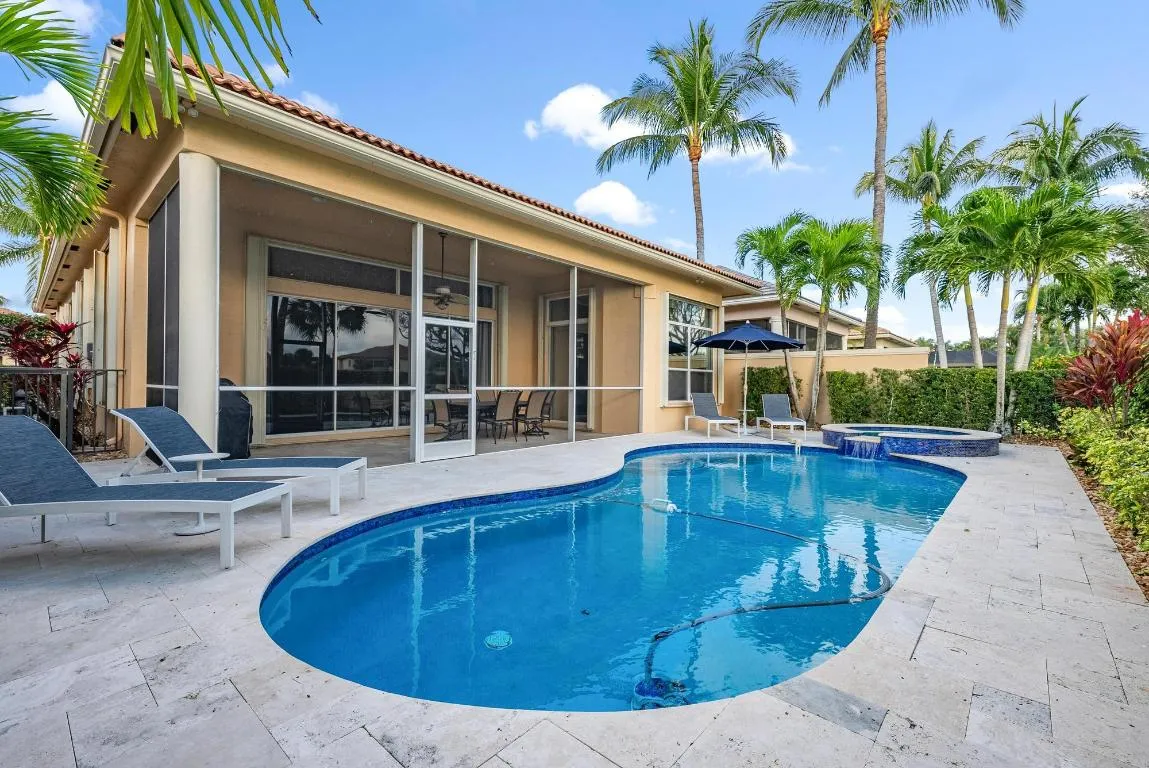 10350 Terra Lago