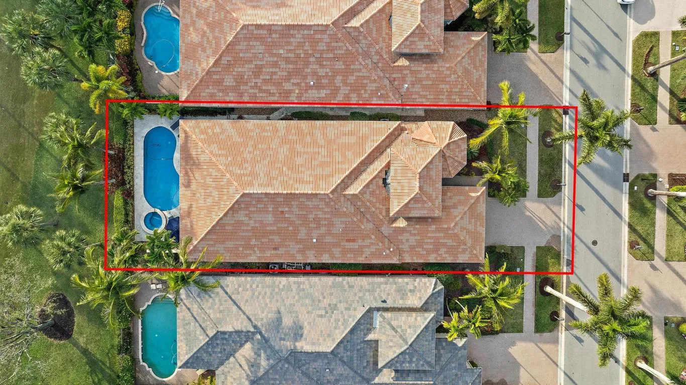 10350 Terra Lago