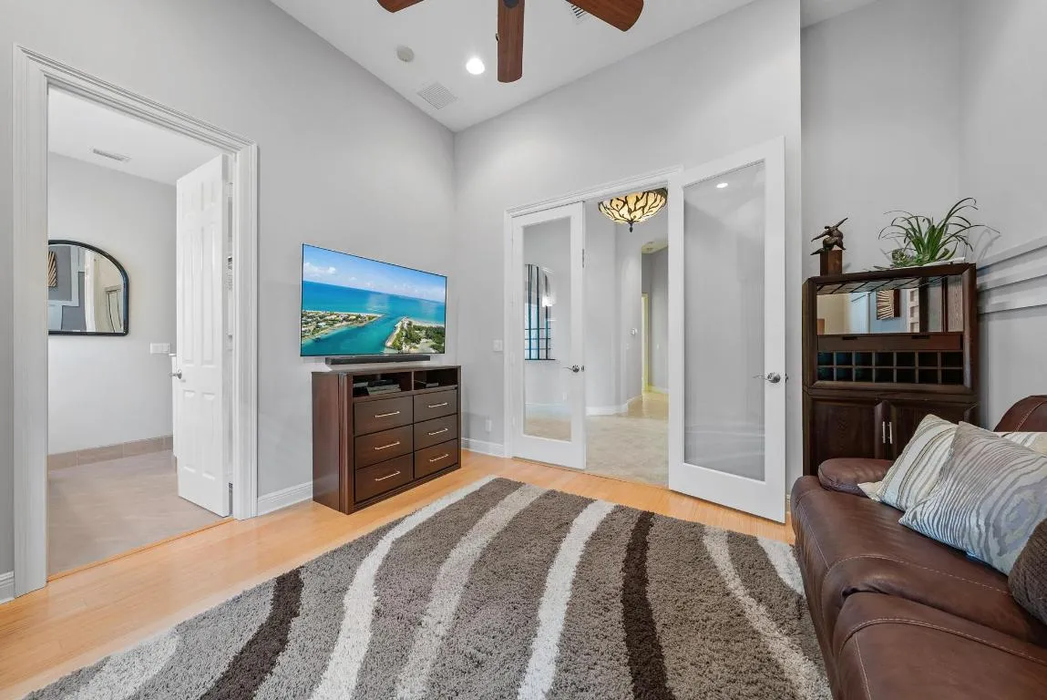 10350 Terra Lago