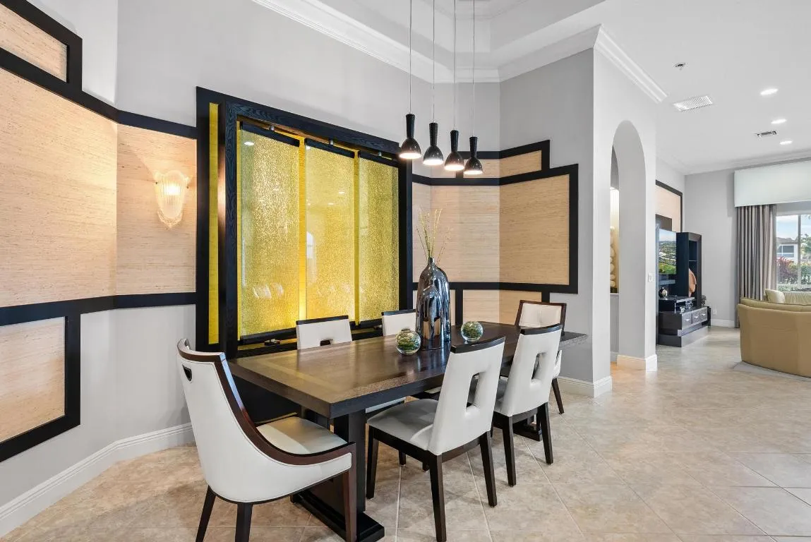 10350 Terra Lago