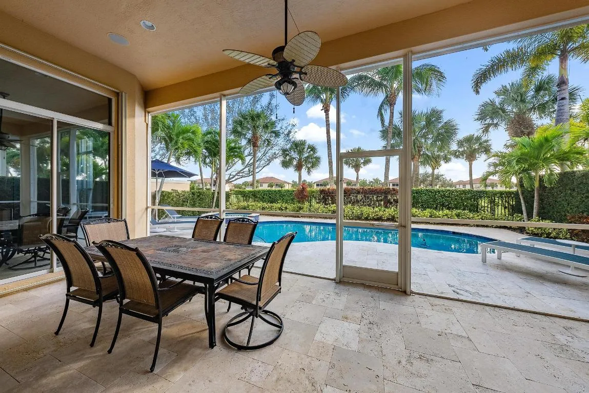 10350 Terra Lago