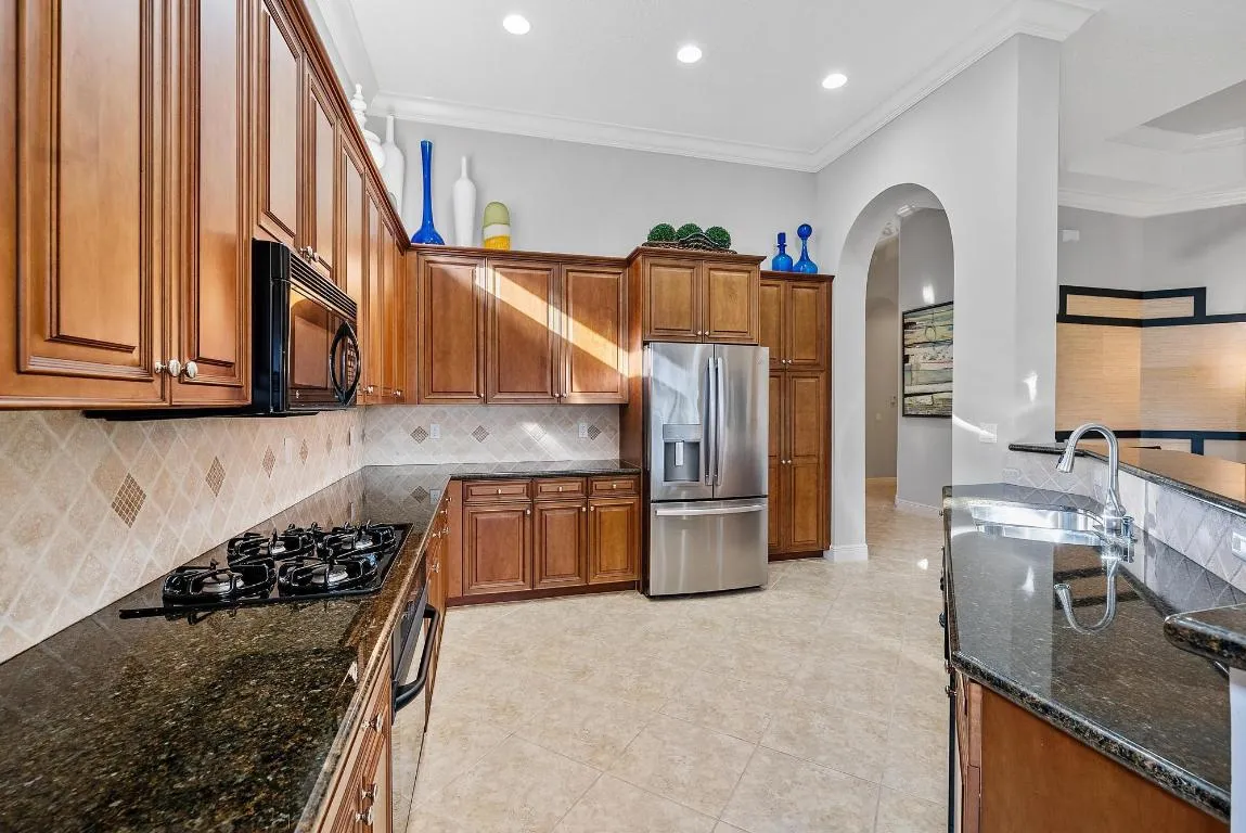 10350 Terra Lago