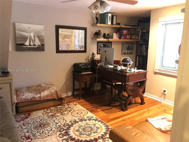 Photo 19
