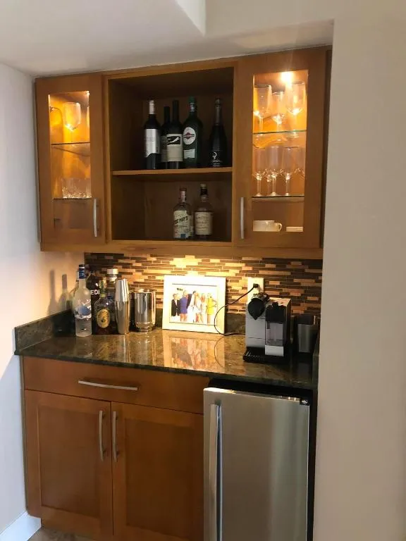 Built-in Bar