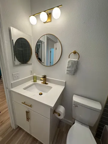 New Vanity & Quartz countertop