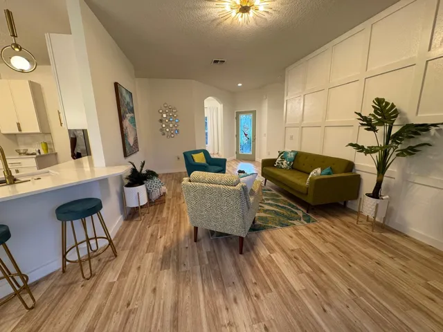 Bar seating for 6!