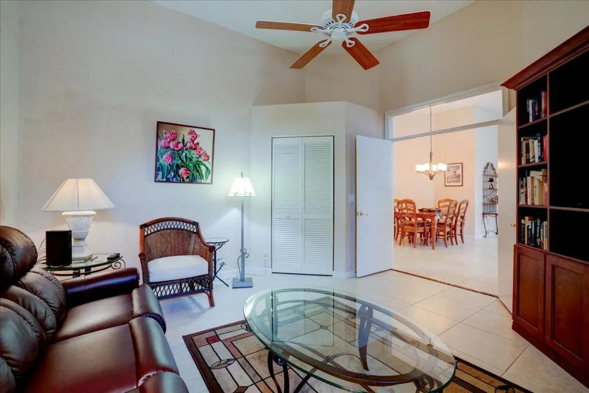 18-4701 Carlton Golf-19