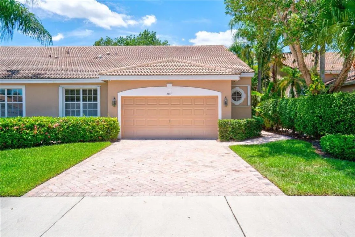 02-4701 Carlton Golf-33