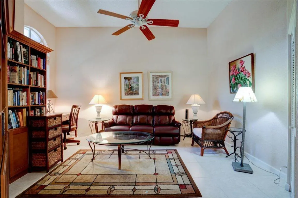 17-4701 Carlton Golf-18