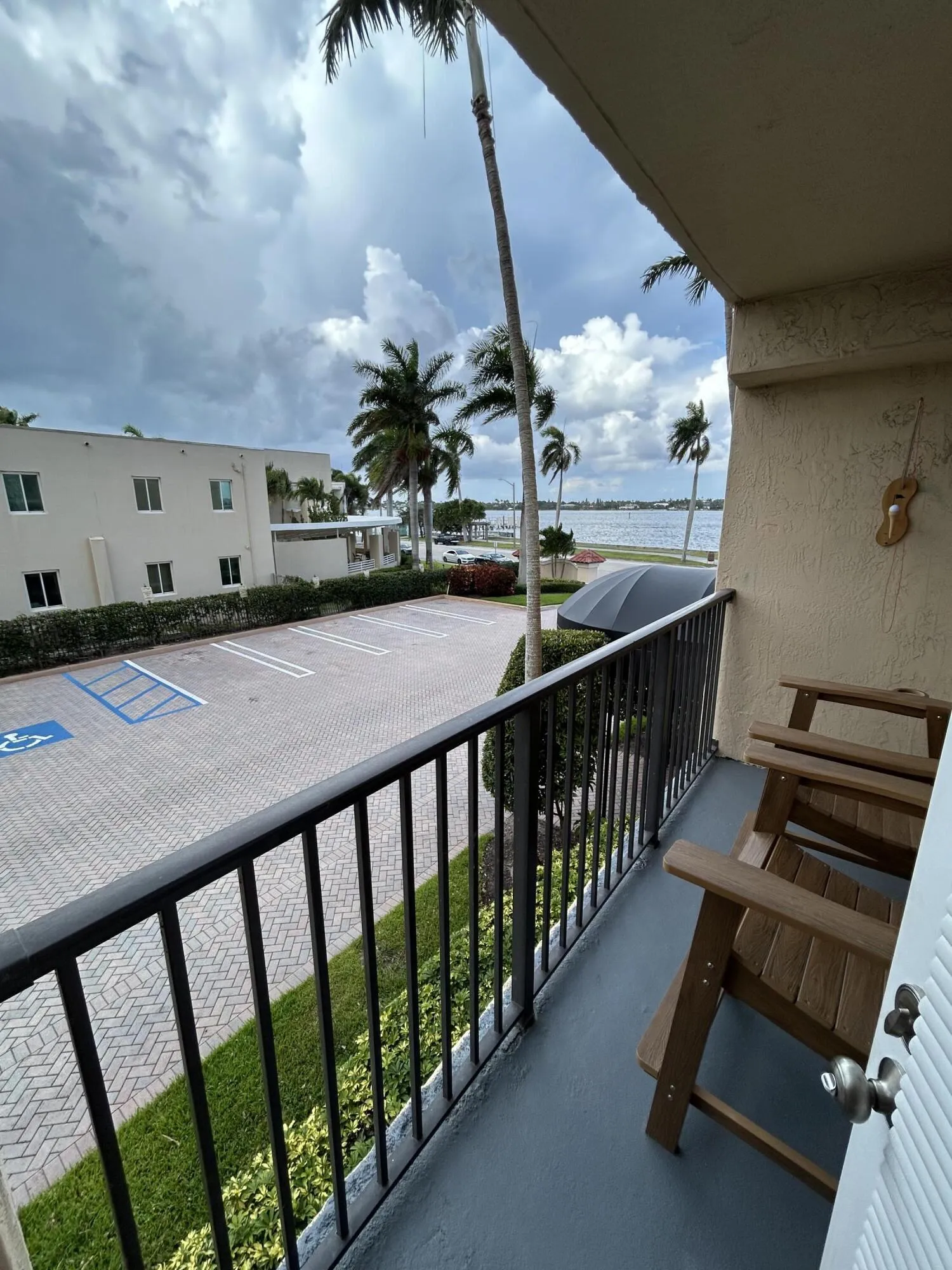 15 Balcony