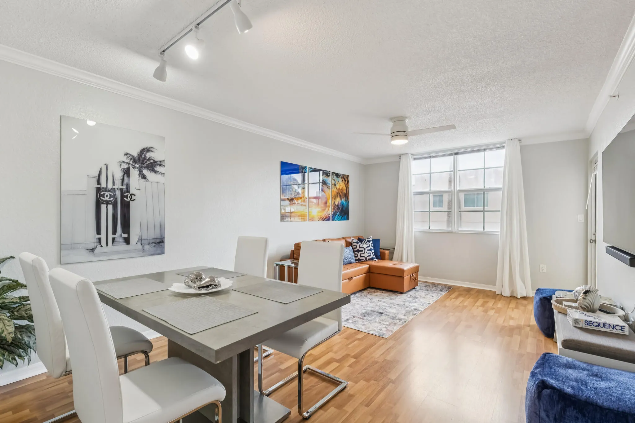 6 Dining Living