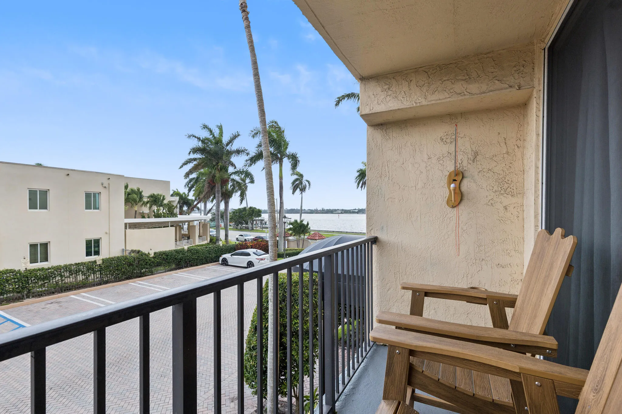15 Balcony