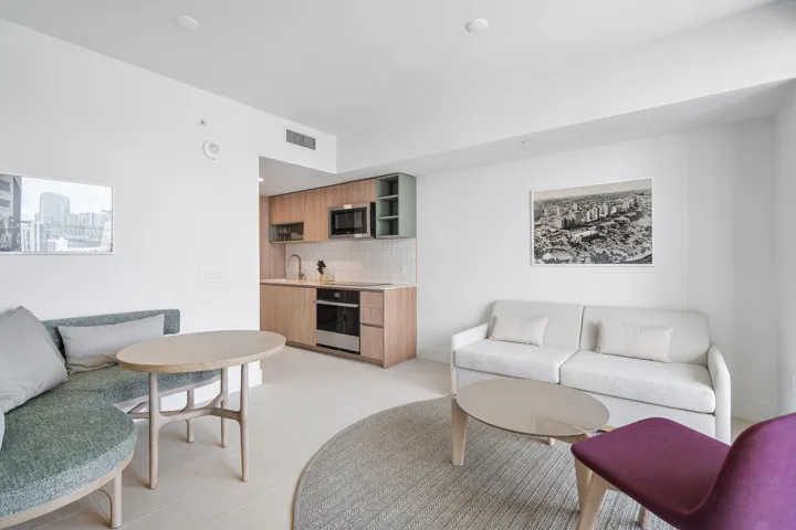 006-601Northeast1stAvenue-Miami-FL-33132