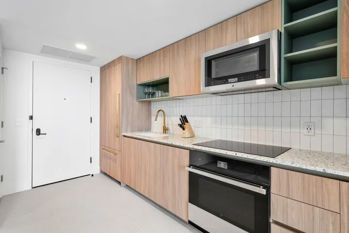 015-601Northeast1stAvenue-Miami-FL-33132