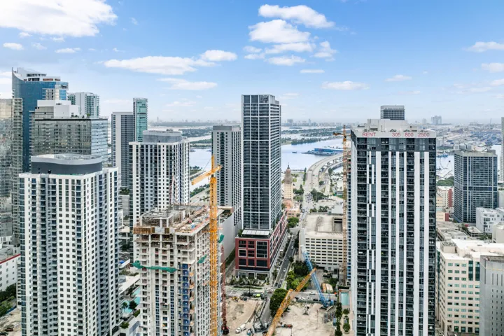 059-601Northeast1stAvenue-Miami-FL-33132