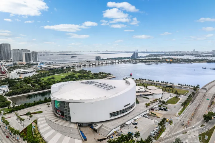 053-601Northeast1stAvenue-Miami-FL-33132