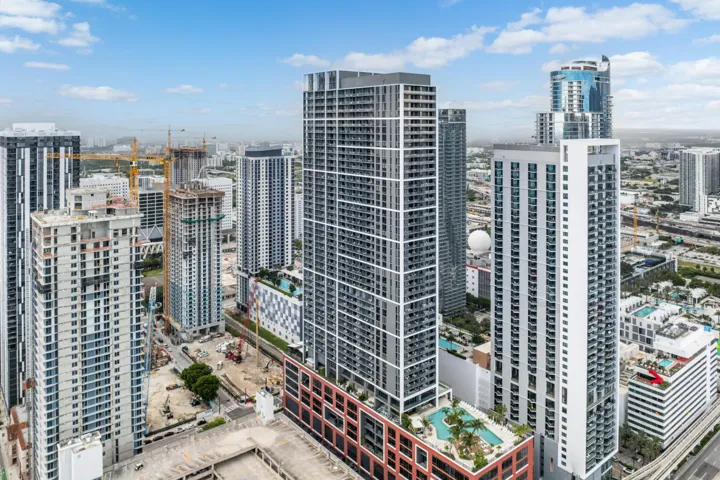 056-601Northeast1stAvenue-Miami-FL-33132