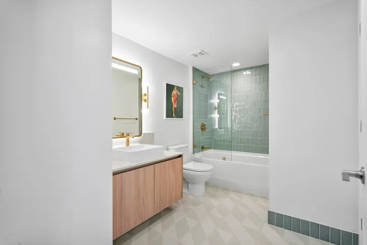 018-601Northeast1stAvenue-Miami-FL-33132